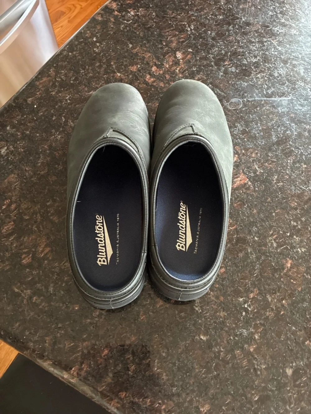 Men’s Blundstone Clogs #2420 Size 9.5 US (AU 8.5)